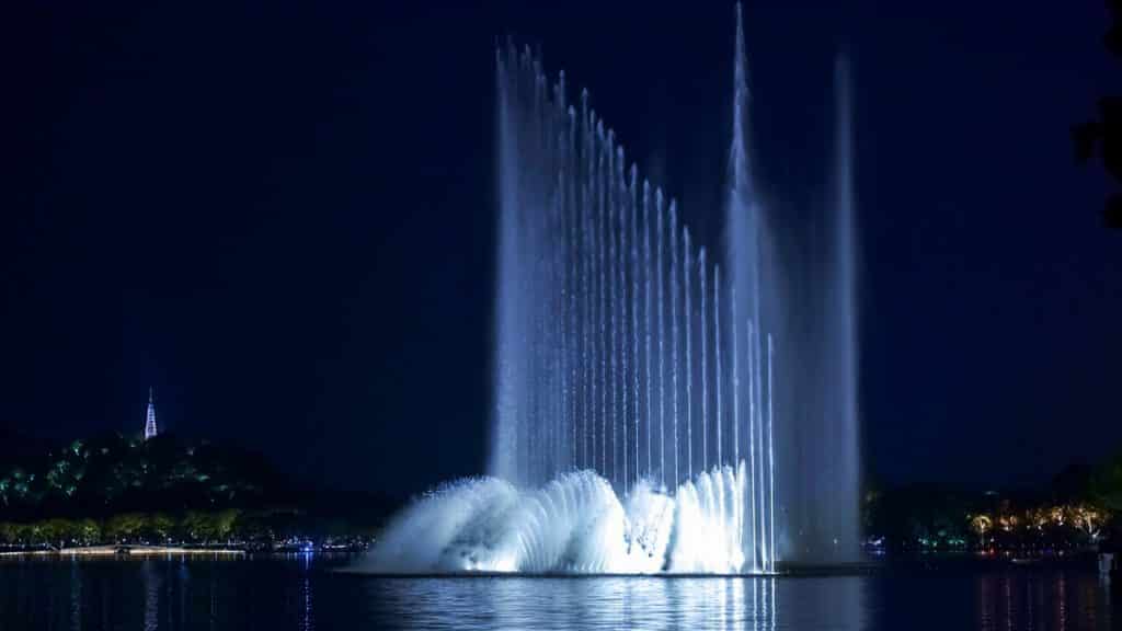 fountain water show