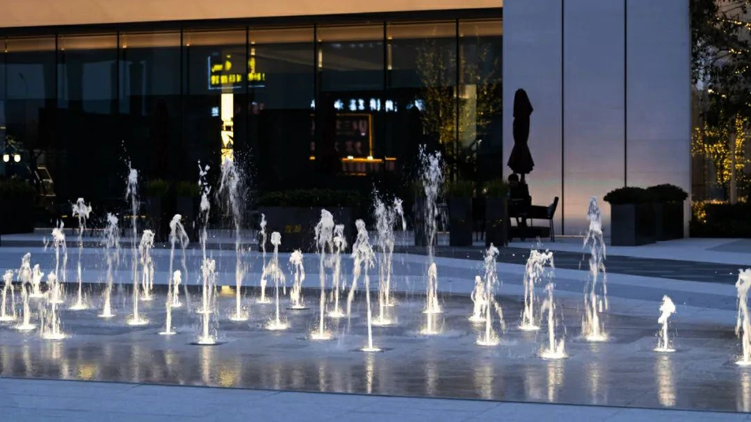 Dry Floor Fountain 04