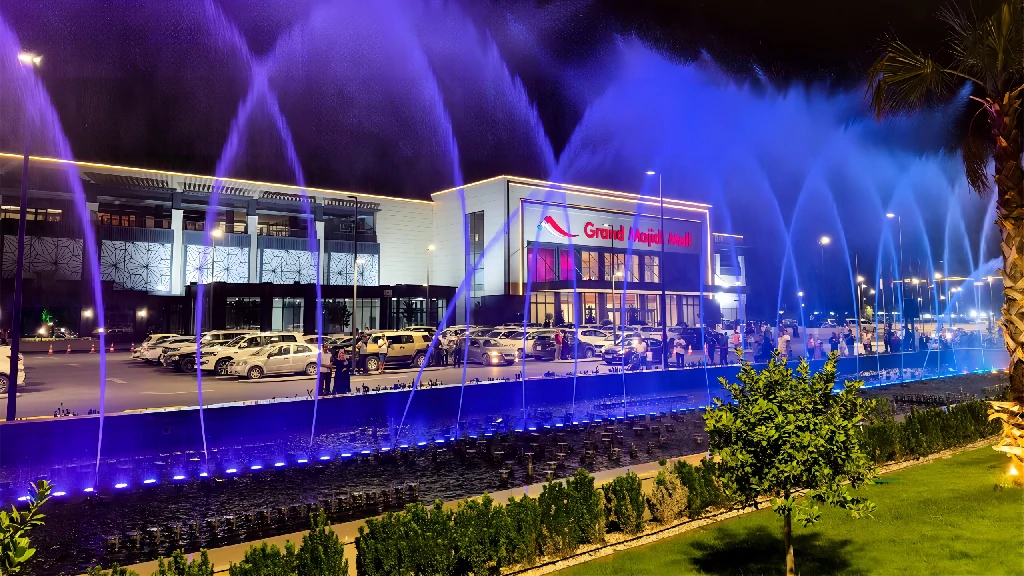 Musical fountain show for a shopping mall or commercial complex