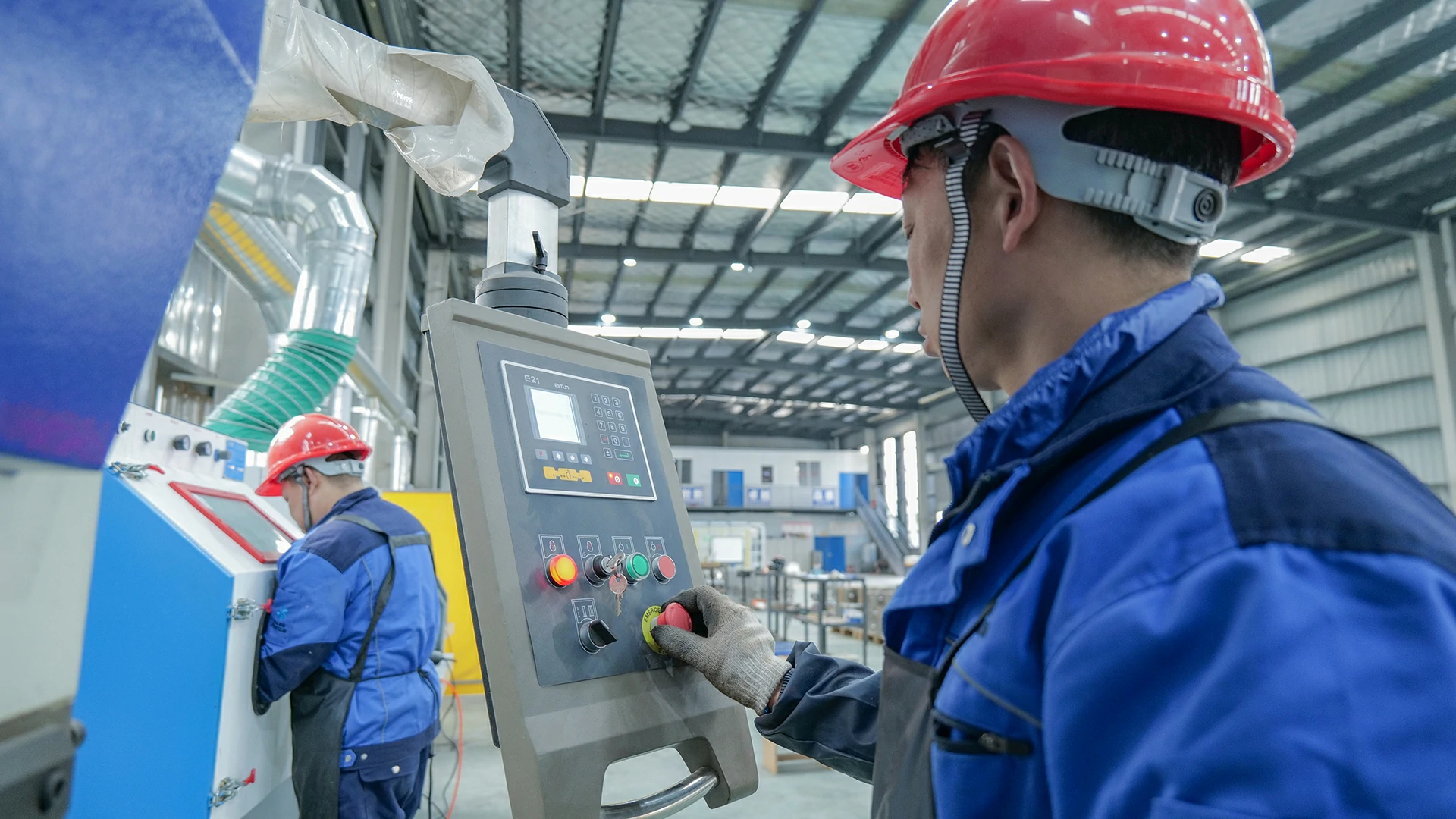 In-house production showing why factory-backed suppliers are more reliable for custom fountain projects