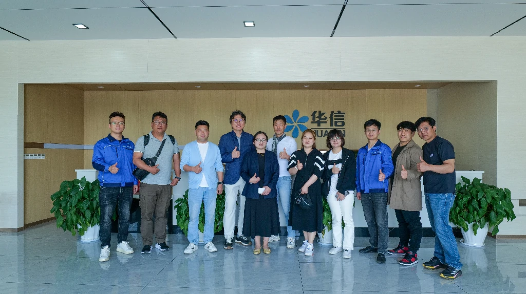 Group photo of Huaxin Fountain and the visiting Korean team during the factory inspection