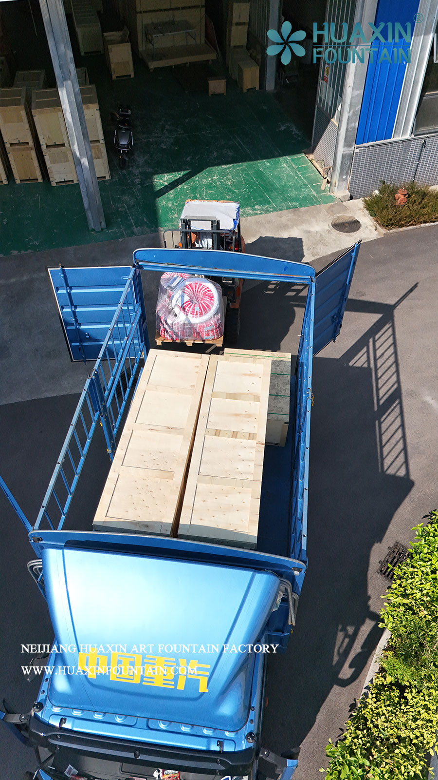 Loading Samruk fountain equipment for shipment to Kazakhstan