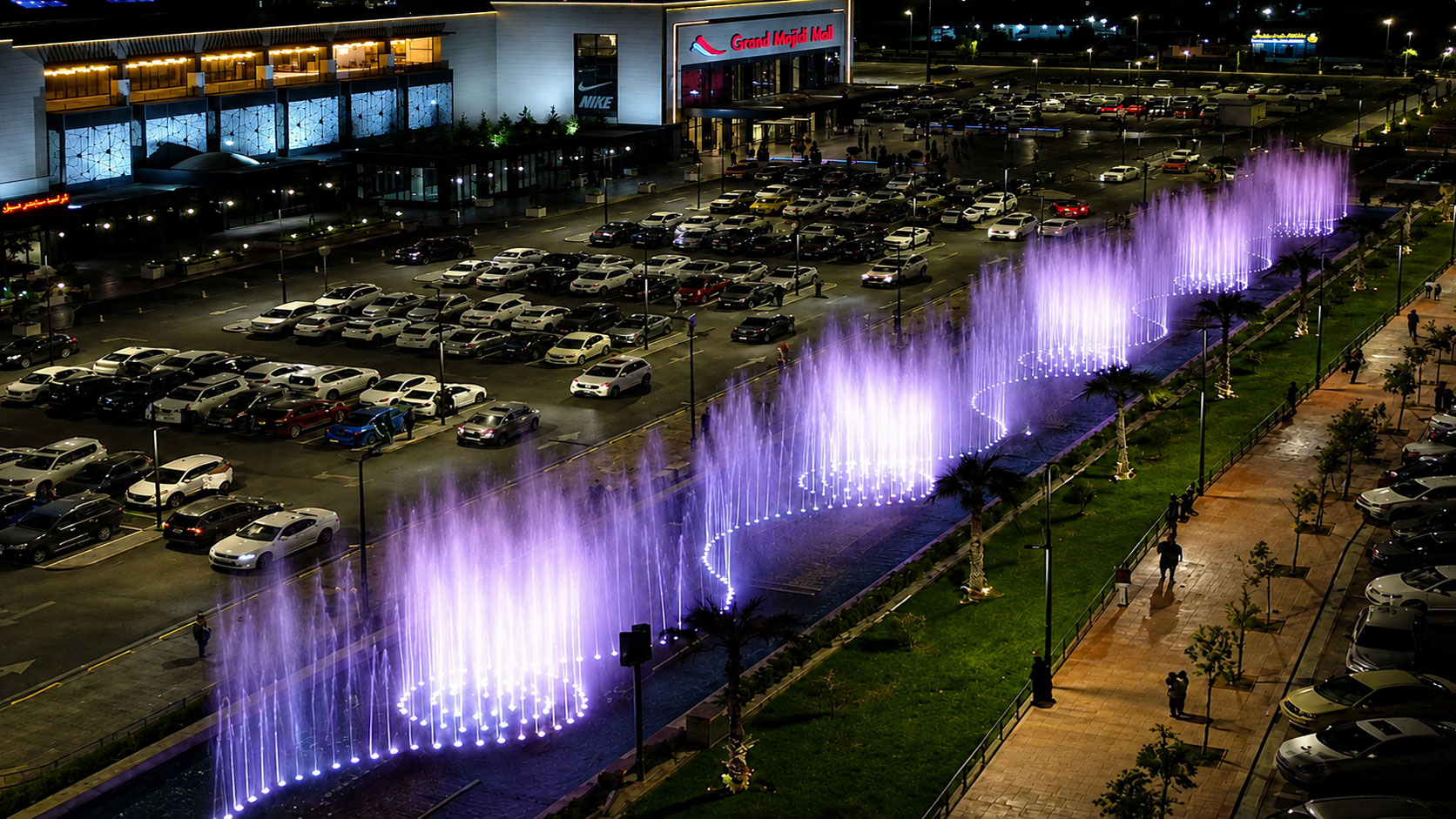 Grand Majidi Mall dancing fountain in Erbil, Iraq at night