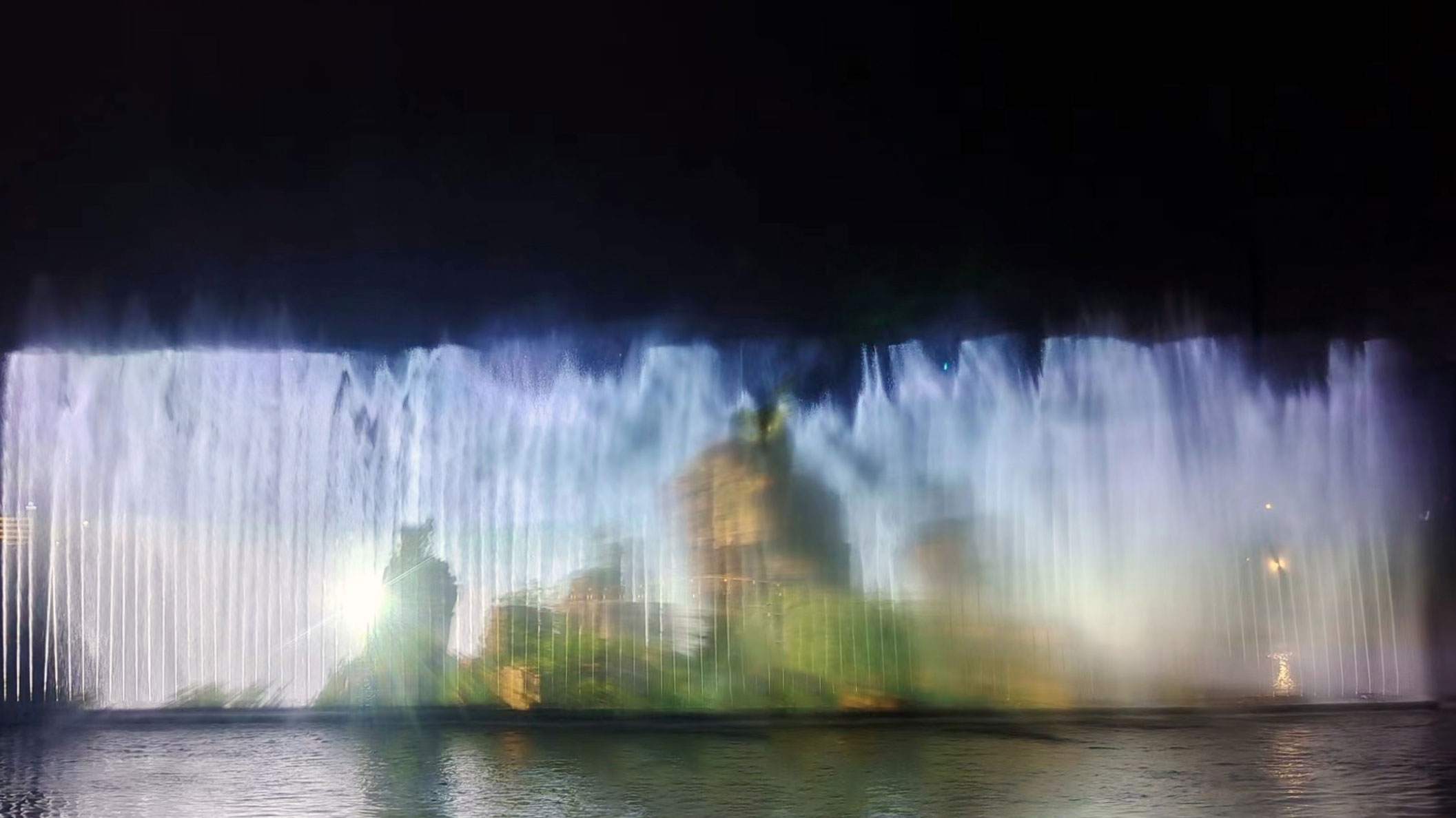 Large water screen projection in Jeddah Saudi Arabia created with densely arranged water jets
