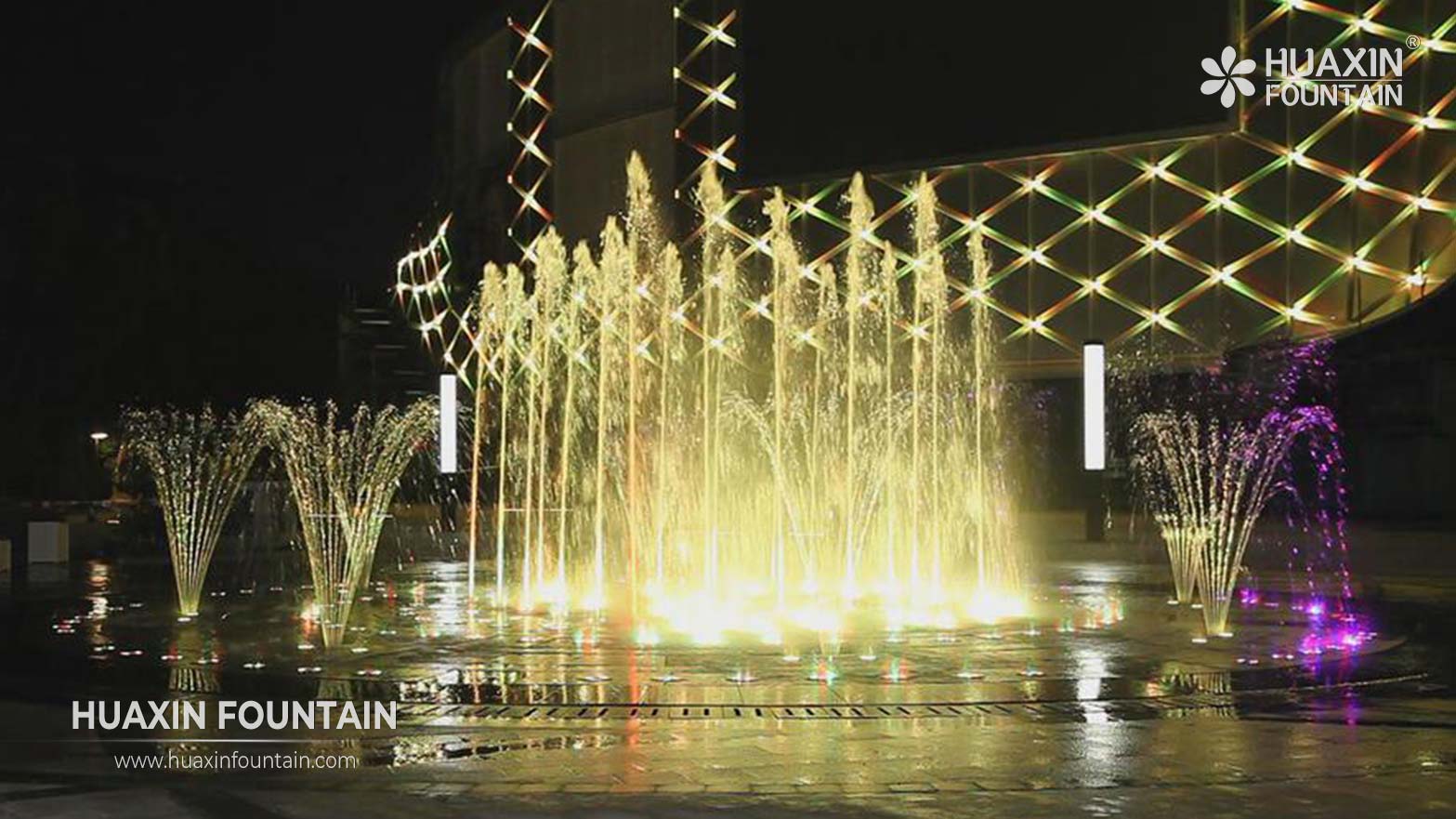 Commercial dry deck fountain for a shopping mall outdoor plaza