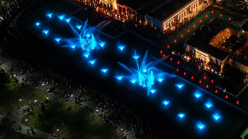 Water-jet effects produced by Huaxin dual-axis fountain units