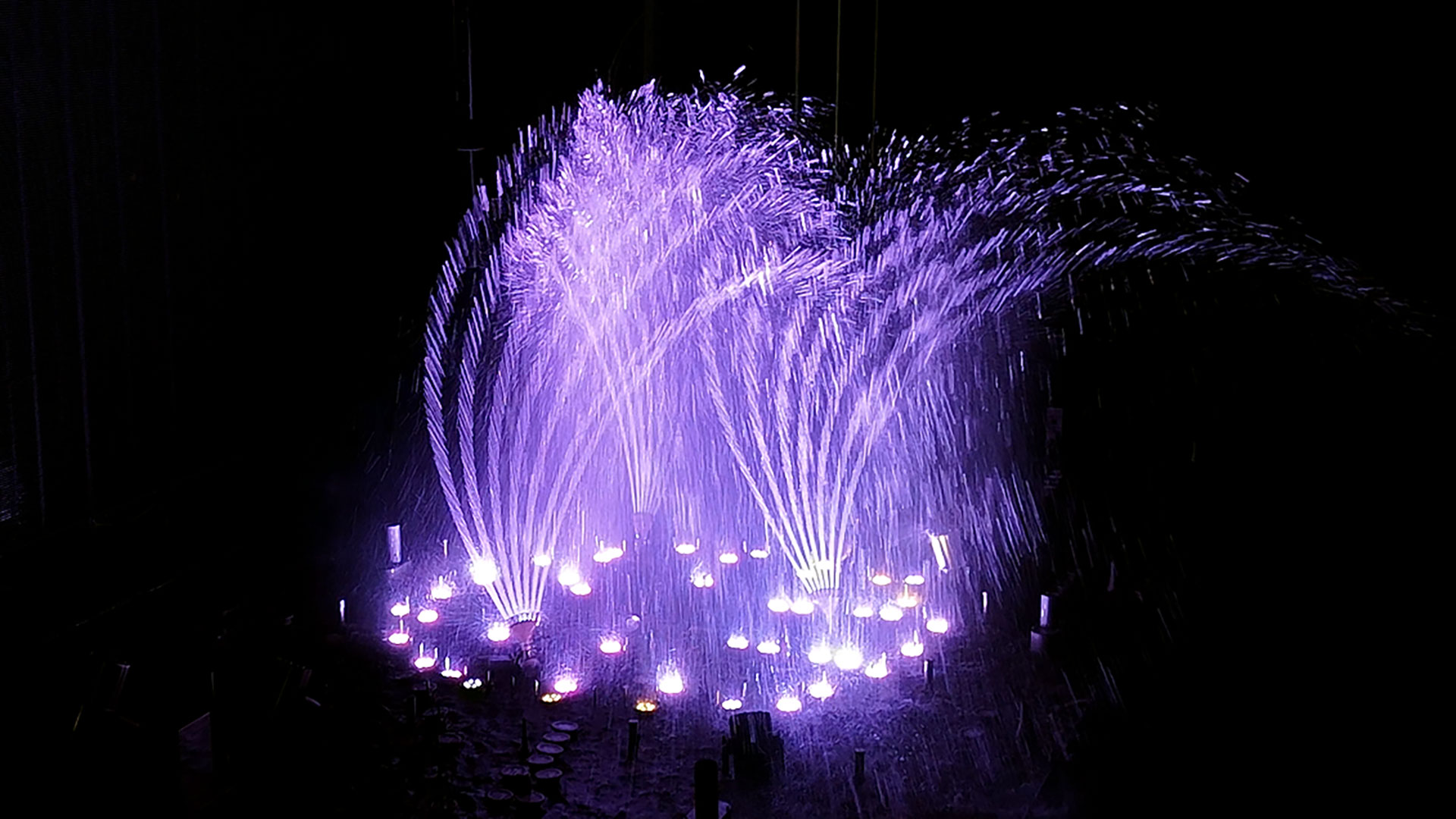 Water-jet effects produced by Huaxin dual-axis fountain units