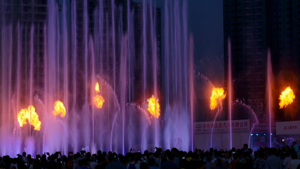 Flame effect from a Huaxin fountain flame jet