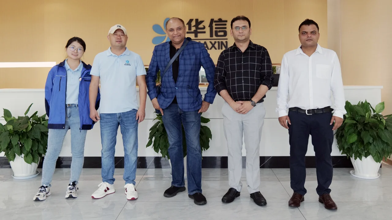 Indian customers visited Huaxin Fountain's factory 01